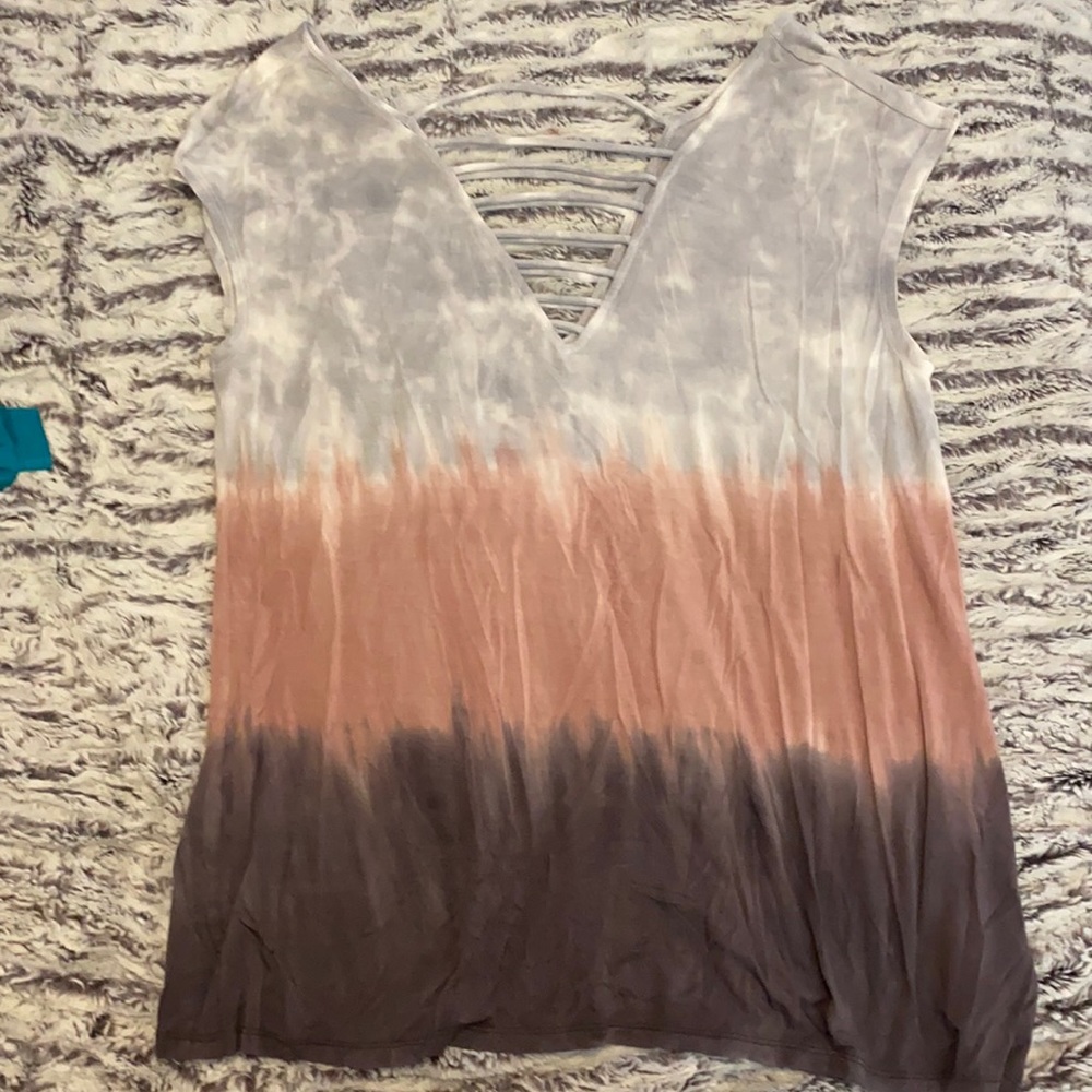 Soft and sexy tee. Size medium